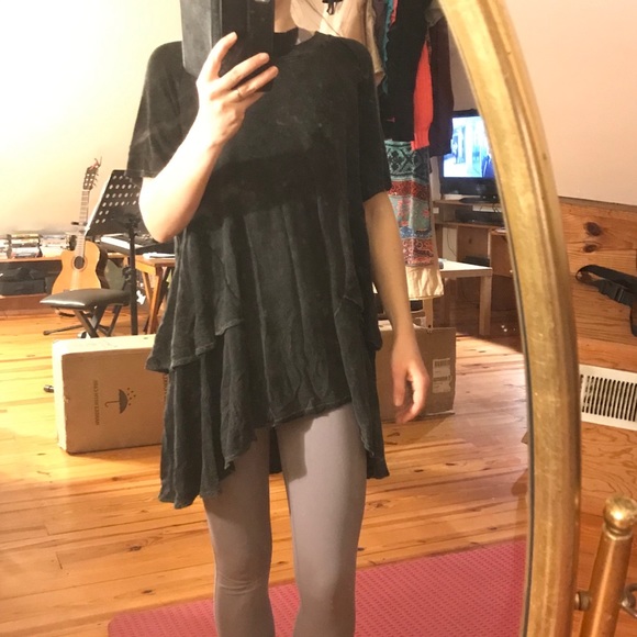 Altar’d State Slate Gray Ruffle Tee, EUC, M - Picture 12 of 13